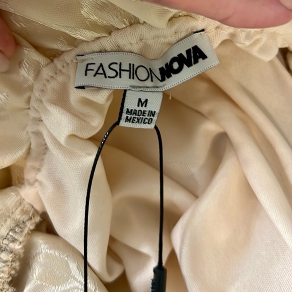 NWT,Fashion Nova, Jasmine Tea
Babydoll Dress in Soft Cream, Size Medium - Picture 4 of 10